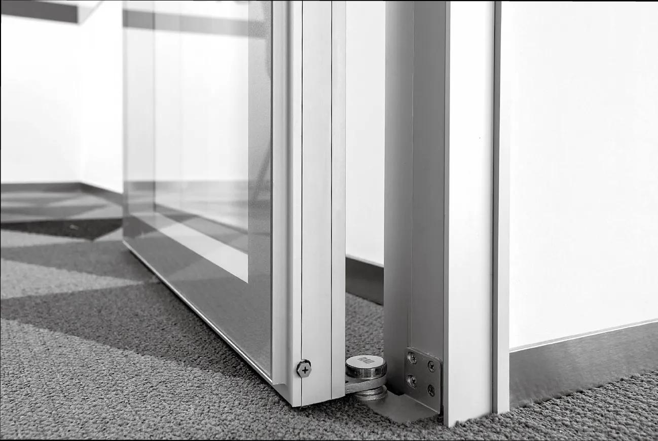 Pivot Hinge 2