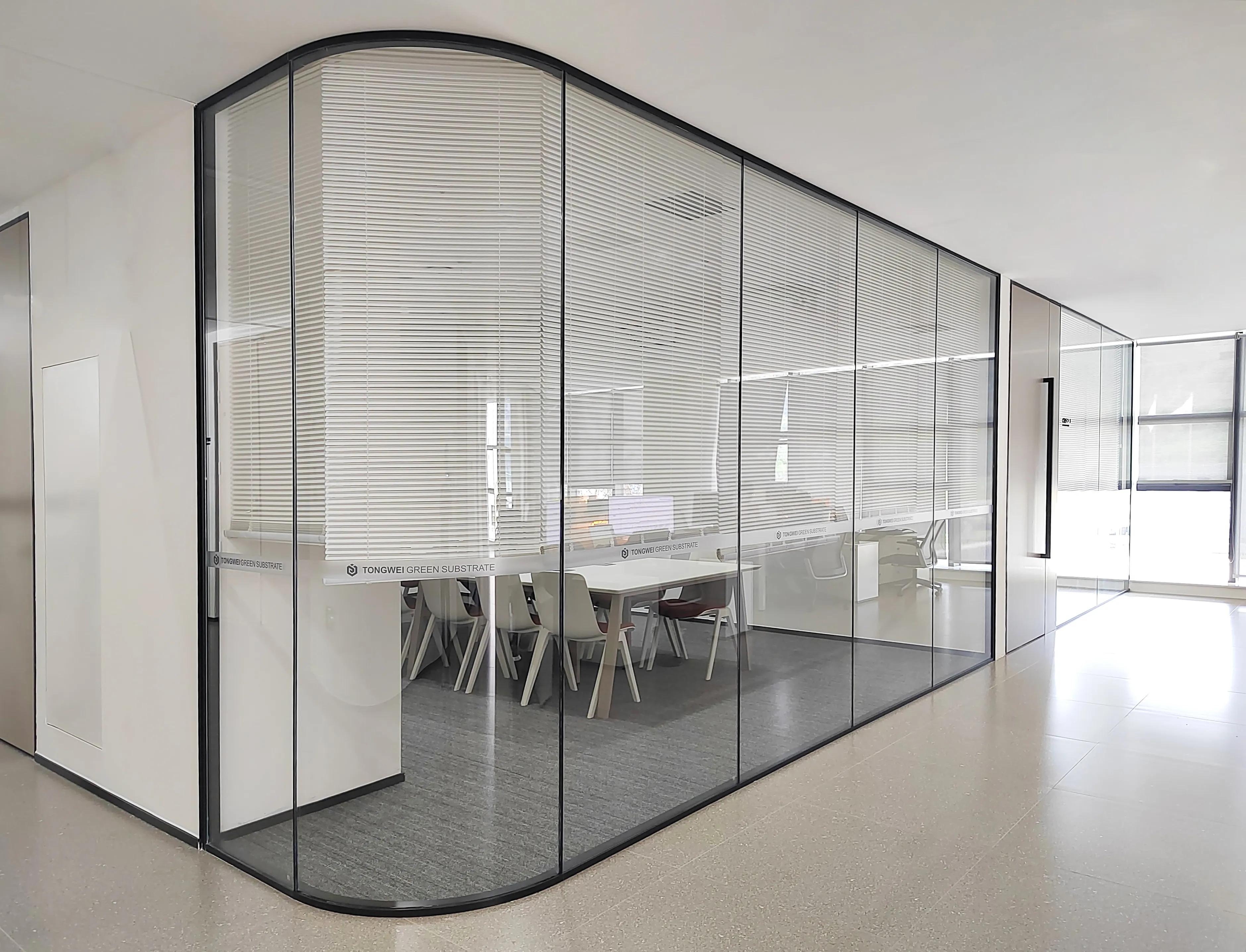 L-65 Office 12
